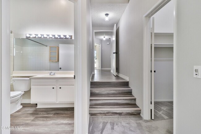 Building Photo - 3162 Darby St