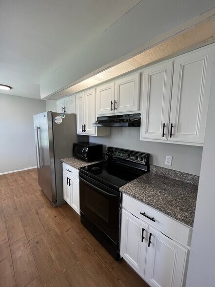 Building Photo - 3230 Vishaal Dr