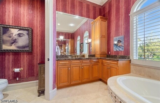 Building Photo - 550 21st Ave S