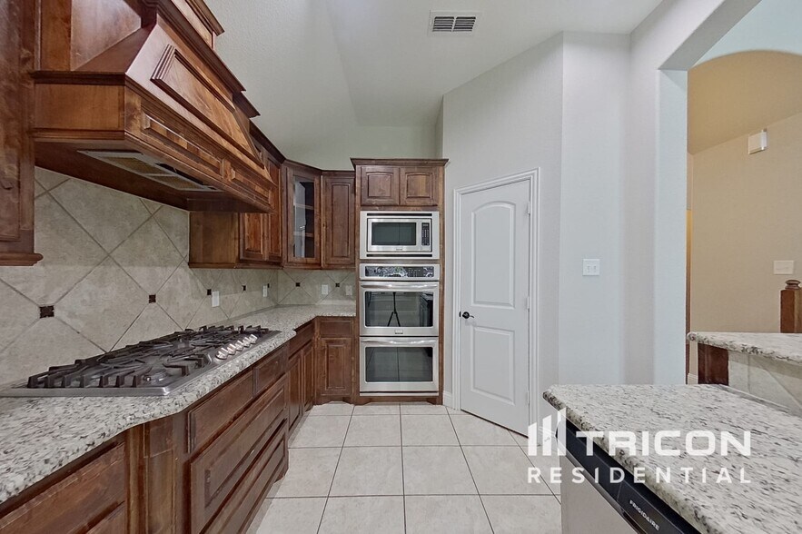 Building Photo - 13624 Cortes de Pallas Dr