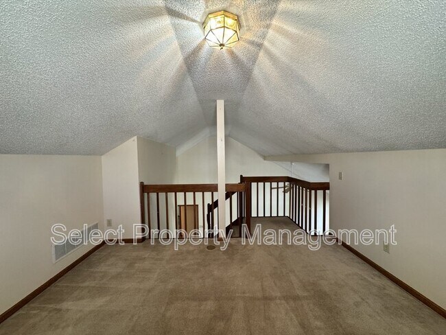 Building Photo - 7459 Montclair Dr