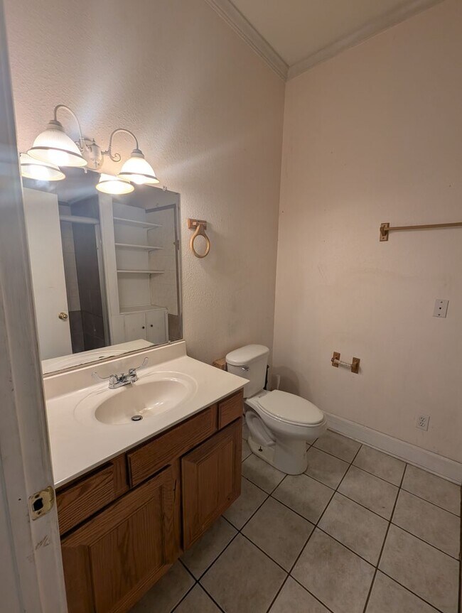 Building Photo - Coming Soon Huge 3 Bedroom Apt Above Fayet...