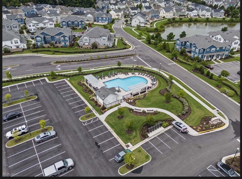 Building Photo - 1725 Dromolin Dr