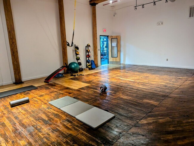 Building Photo - Amazing Germantown Loft in Historic Werthan Mills Lofts!