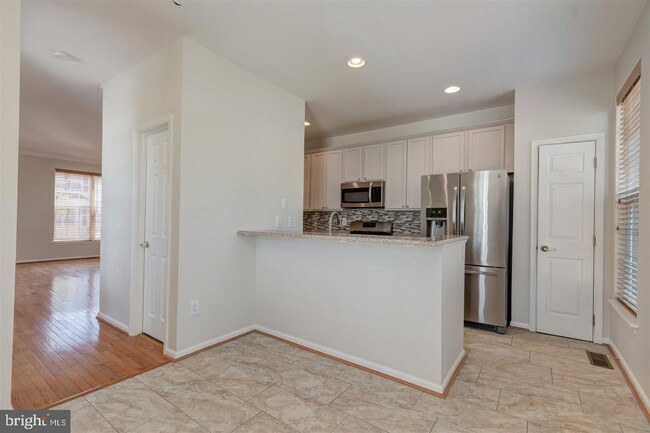 Building Photo - 6948 Banchory Ct