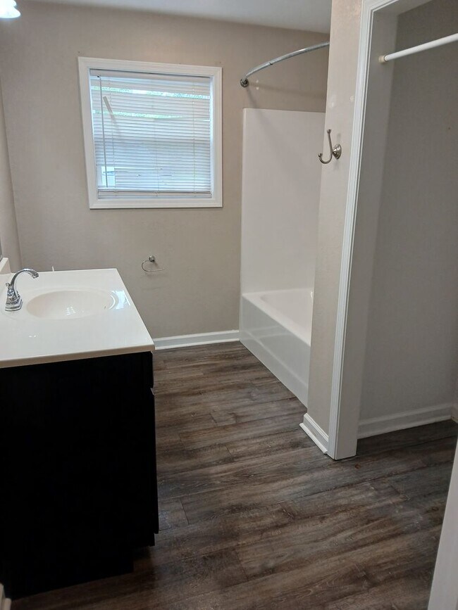 Building Photo - 101 Clark Ave