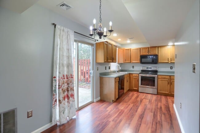 Building Photo - 1284 Hunters Ridge Dr