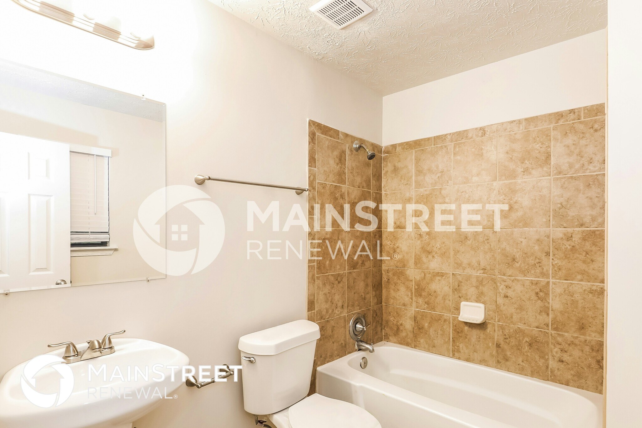 Building Photo - 9395 Forest Knoll Dr