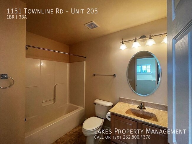 Building Photo - Spacious Executive Style Condo