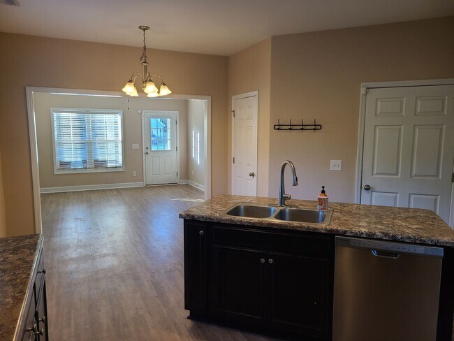 Building Photo - 3 Bedroom, 2.5 bath home - Sneads Ferry - ...