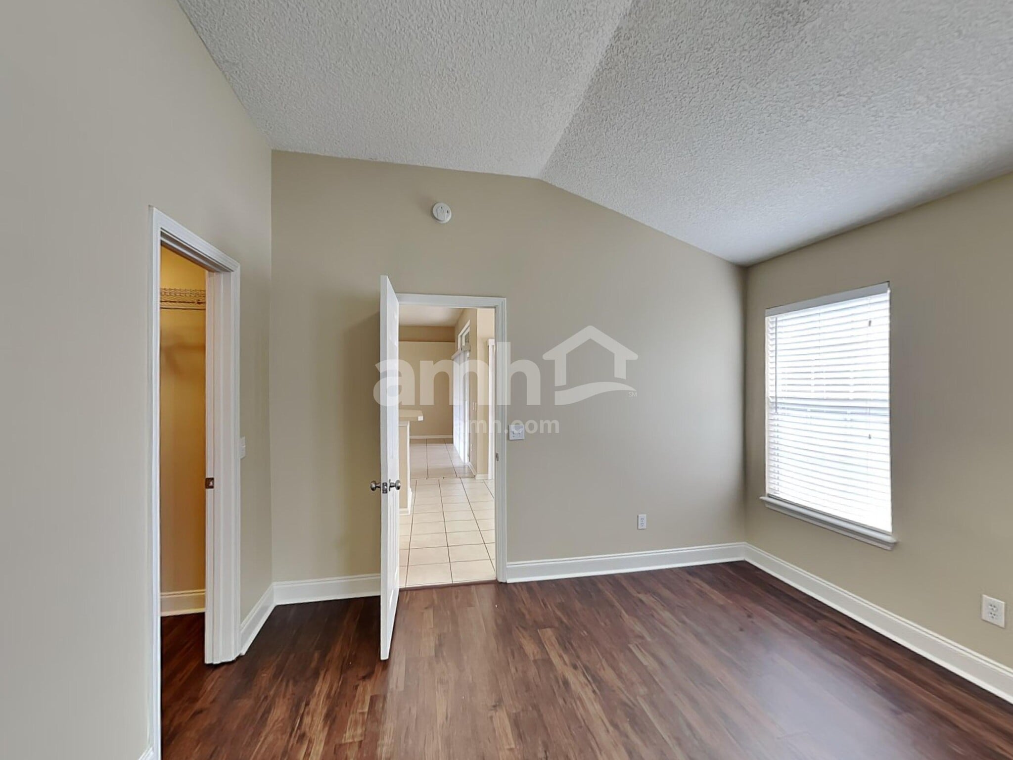 Building Photo - 1745 Pickwick Pl