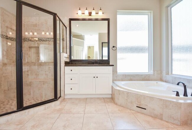 Building Photo - 6615 Rising Hills Ln