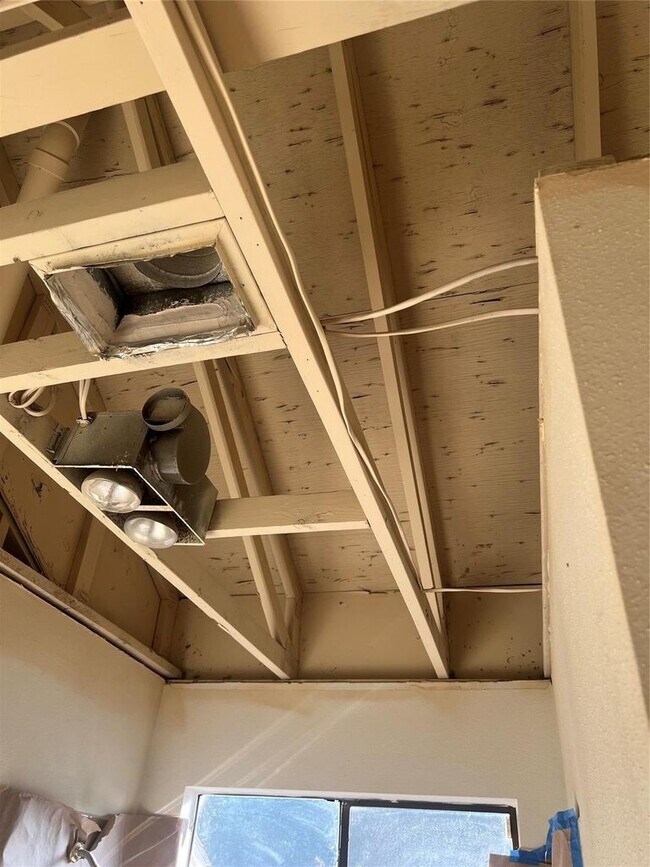 Building Photo - 2668 Bering Dr