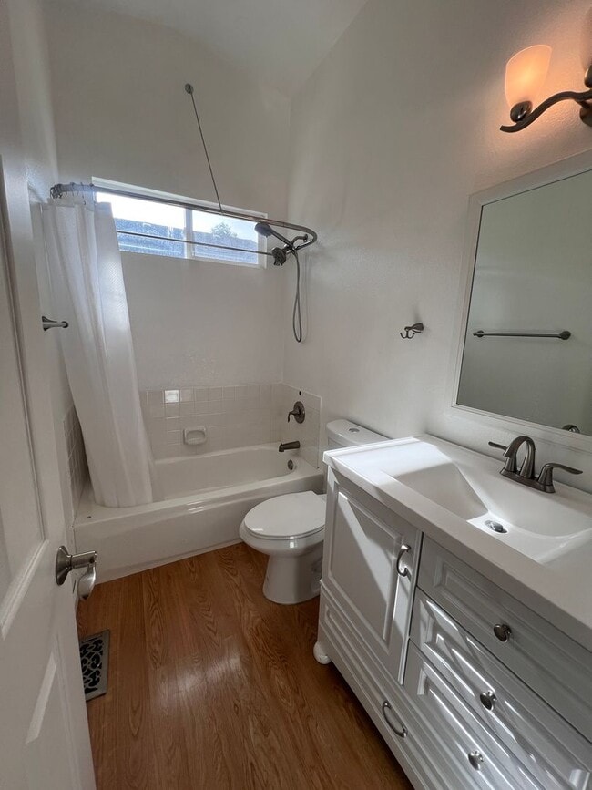 Building Photo - 4/3/2 Beautiful Home in Minden
