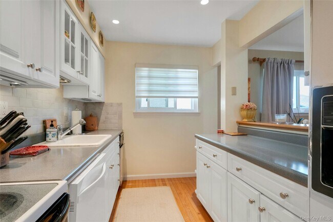 Building Photo - 208 Harris Rd