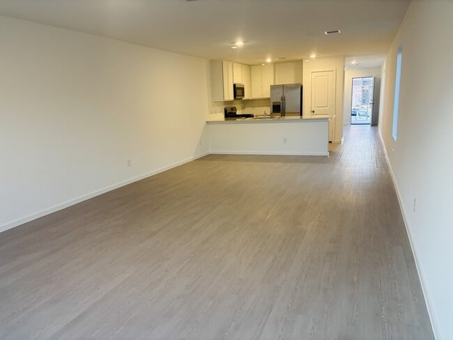 Building Photo - 25425 Carnation Ct