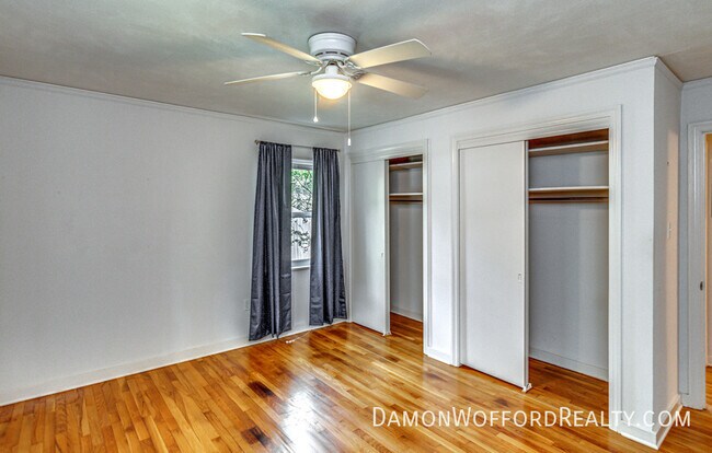 Building Photo - 1827 Parkridge Dr