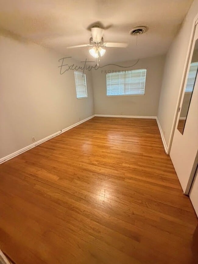 Building Photo - 4-Bedroom Family Home in a Quiet Sulphur Neighborhood