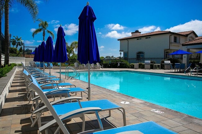 Building Photo - COMING SOON - Beautifully Updated 2 Bed/2 Bath Condo with Views!