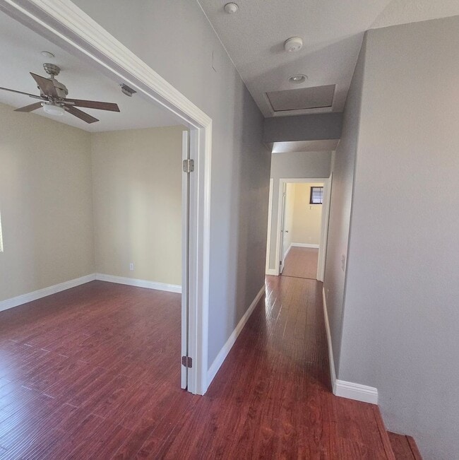 Building Photo - 11336 parkdale Ave