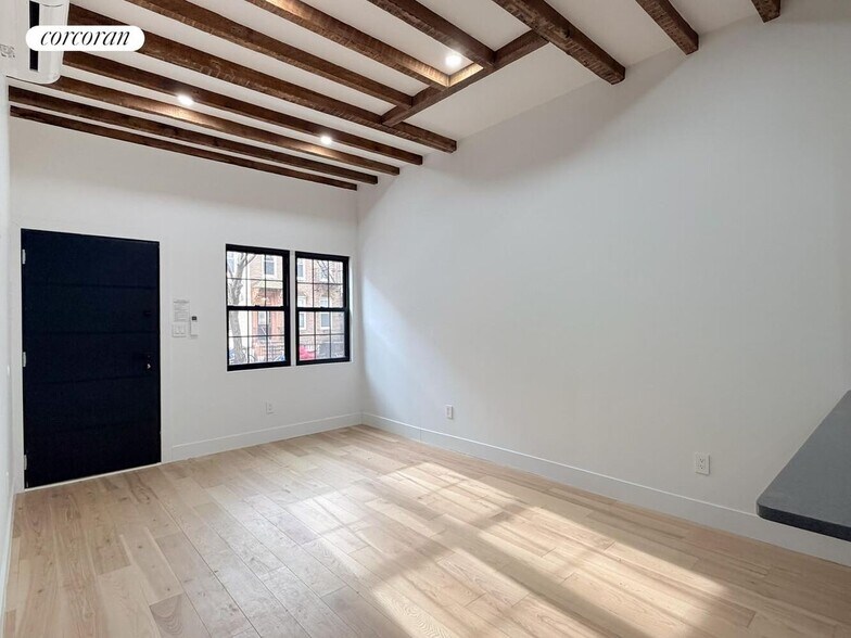 Building Photo - 183 Green St