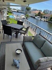 Building Photo - 2866 NE 30th St