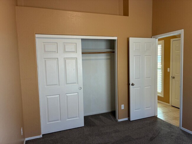Building Photo - 12053 N 141st Dr