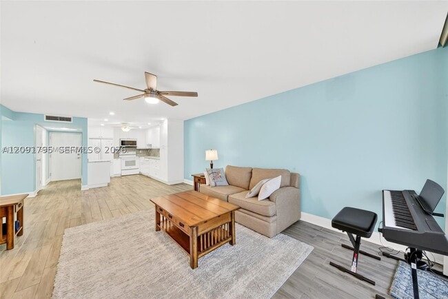 Building Photo - 2301 S Ocean Dr