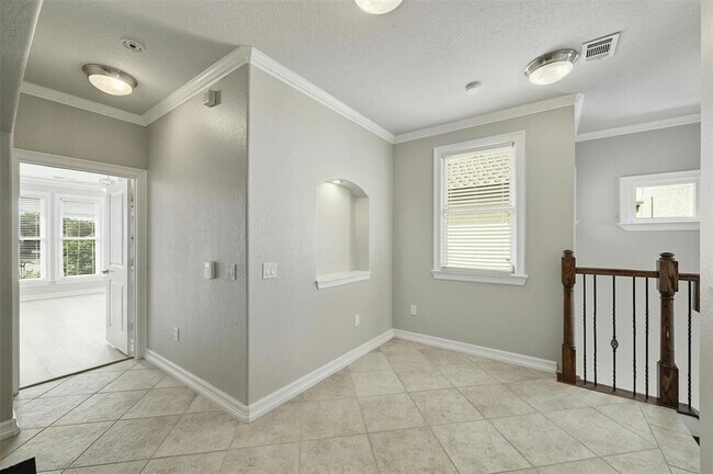 Building Photo - 2226 Westlake Dr