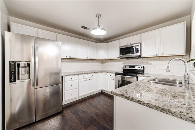 Building Photo - 5527 Bridge Pointe Dr
