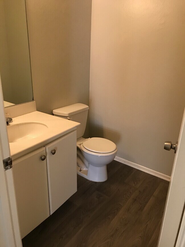 Building Photo - 440 W Santa Barbara St