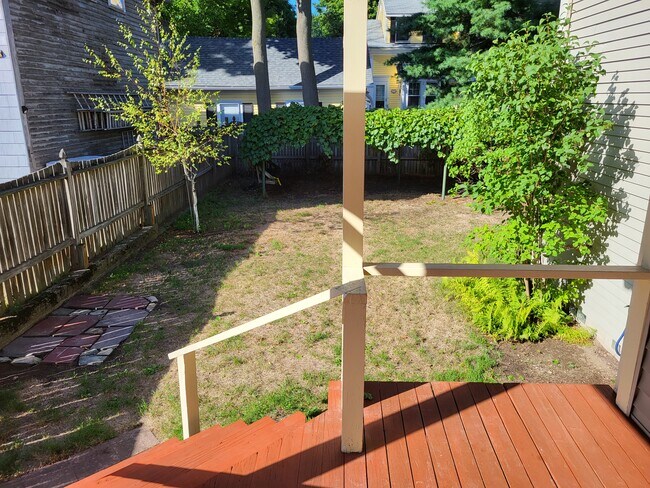 Building Photo - 21 Vine St