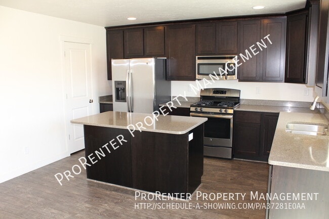 Building Photo - 1045 Stonehaven Dr