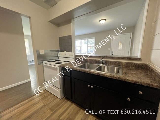 Building Photo - *** FREE RENT FOR MARCH / FRESH PAINT / RE...