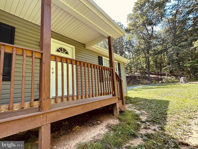 Building Photo - 101 Brier Rabbit Ct