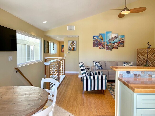 Building Photo - 3 Bedroom + 2 Bathroom Home | Hollywood Beach | Oxnard | Fully Furnished
