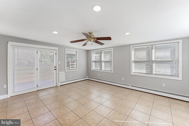 Building Photo - 4236 Florida Ave