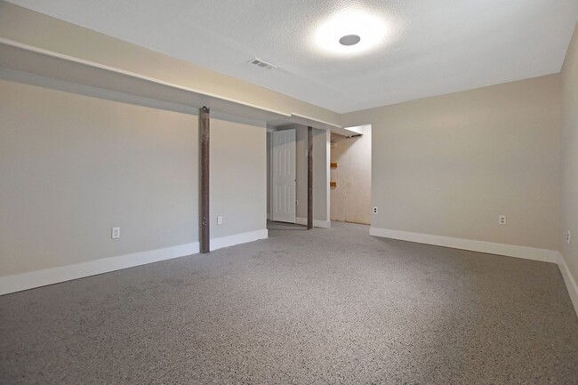 Building Photo - Pet Friendly Three Bedroom with Basement!