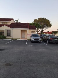 Building Photo - 3214 San Remo Cir