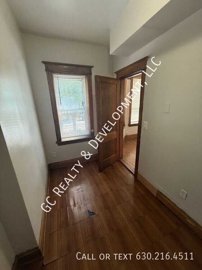 Building Photo - 2548-2550 W Washington Blvd - 2550-Unit 1W