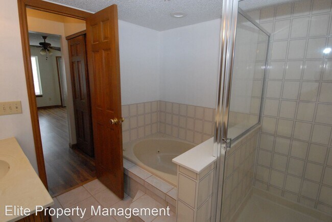 Building Photo - 2 br, 2 bath House - 124 Shirley Ridge #124C