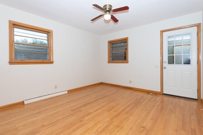 Building Photo - 2333 Hoard St