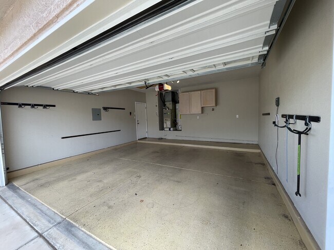 Building Photo - 8601 Coppell Ct NE
