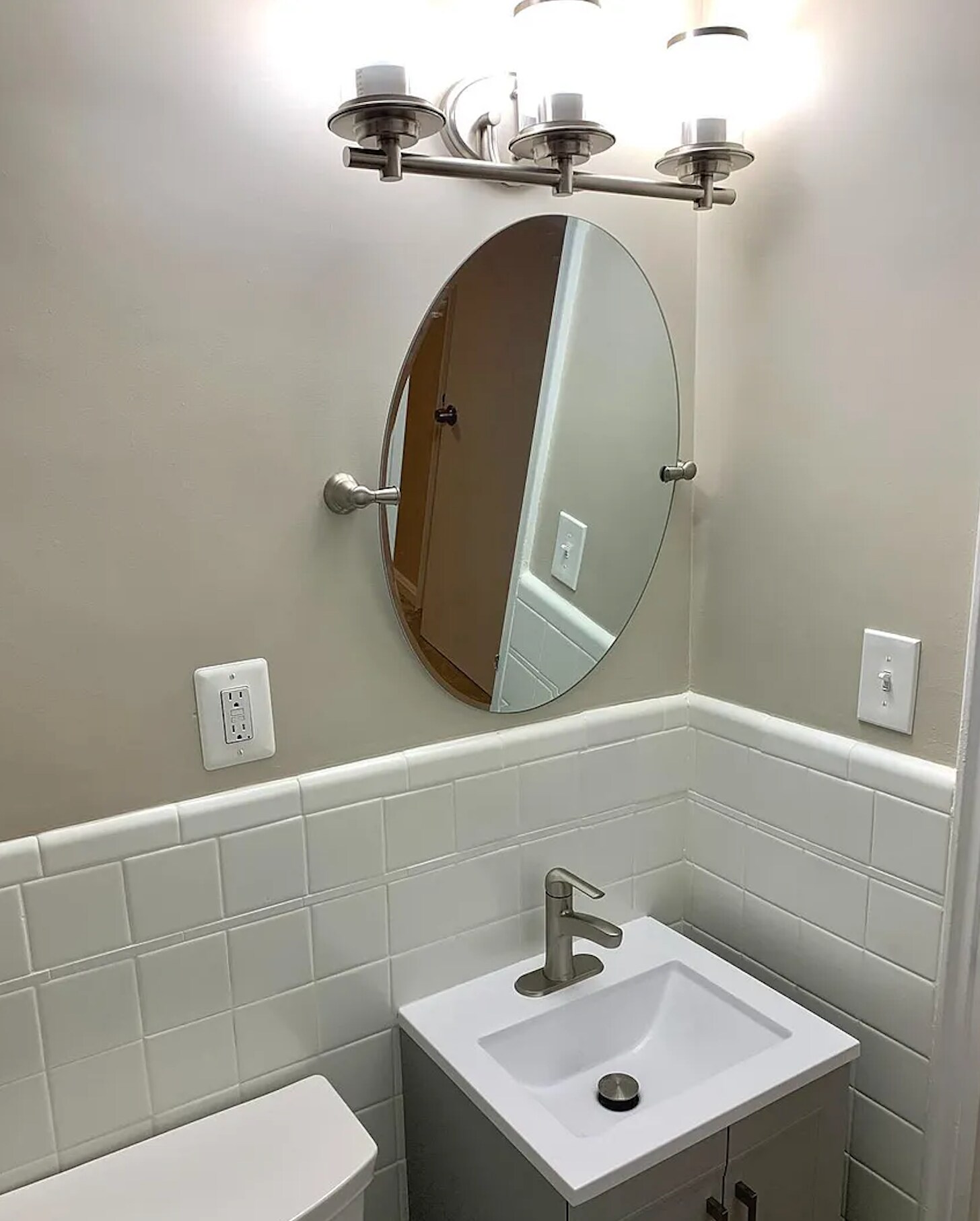 bathroom vanity - 2615 13th Rd S