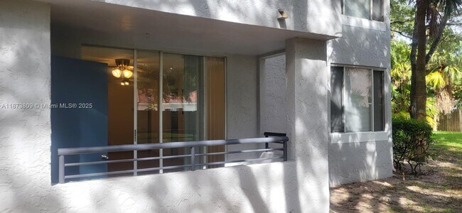 Building Photo - 631 Lyons Rd