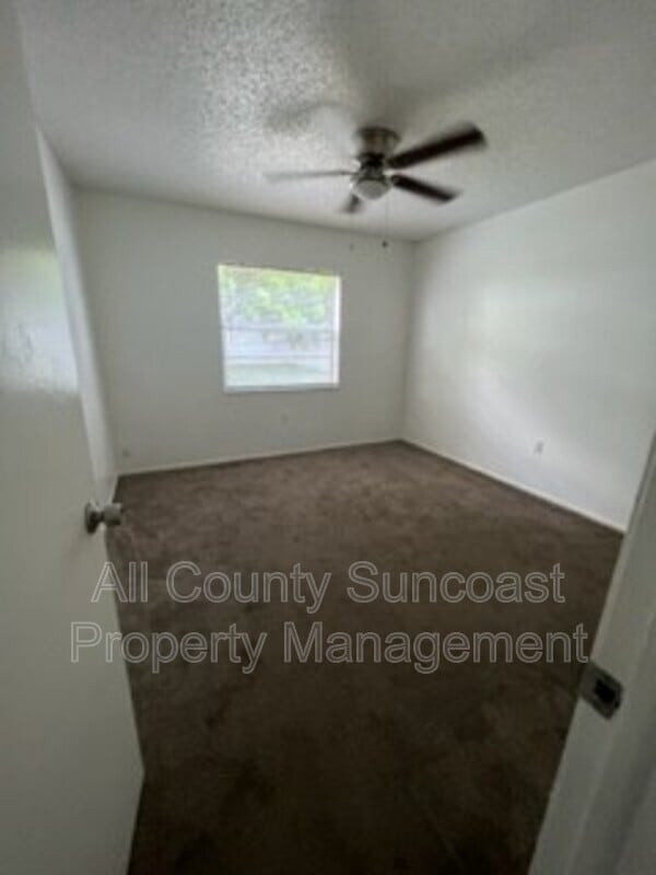 Building Photo - 2925 Pinellas Point Dr S