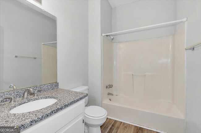 Building Photo - 211 Broad St