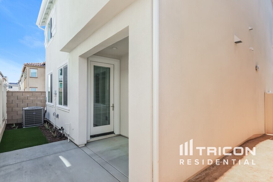 Building Photo - 31717 Luther Dr