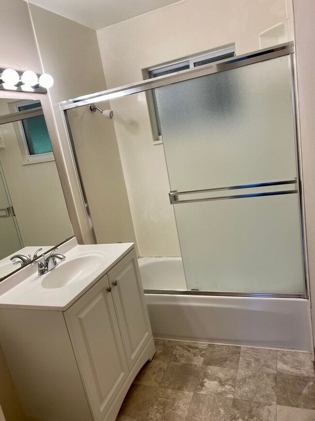 Building Photo - Available for 2025-2026 Fall Pre-Leasing: ...