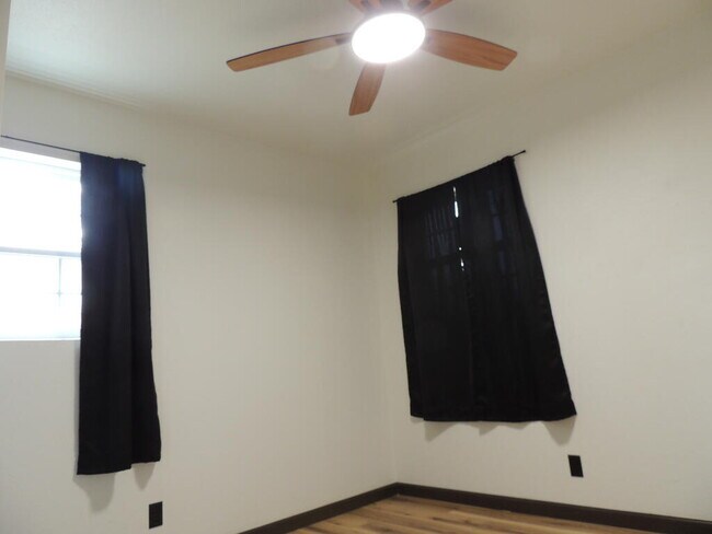 Building Photo - 2816 Catalina Dr